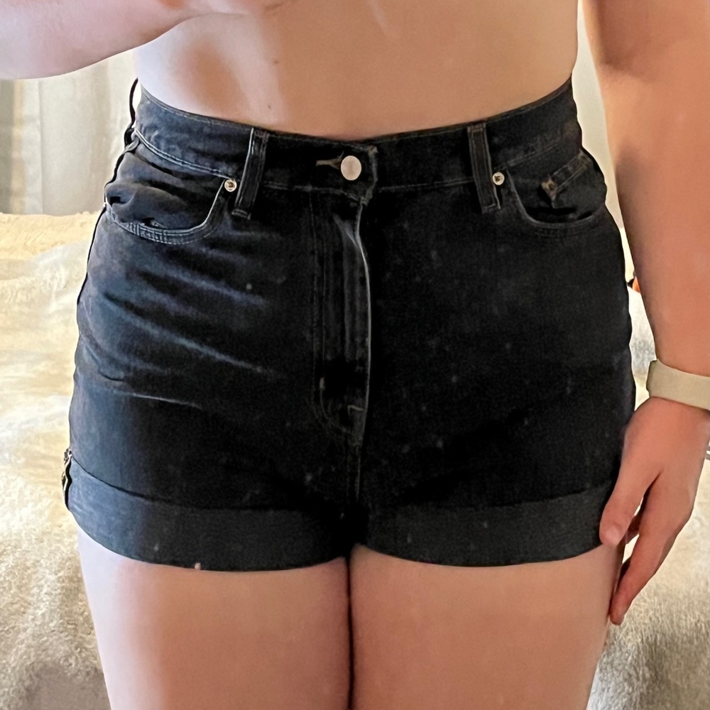 levi’s black denim shorts